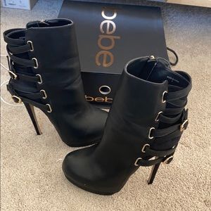 Bebe booties